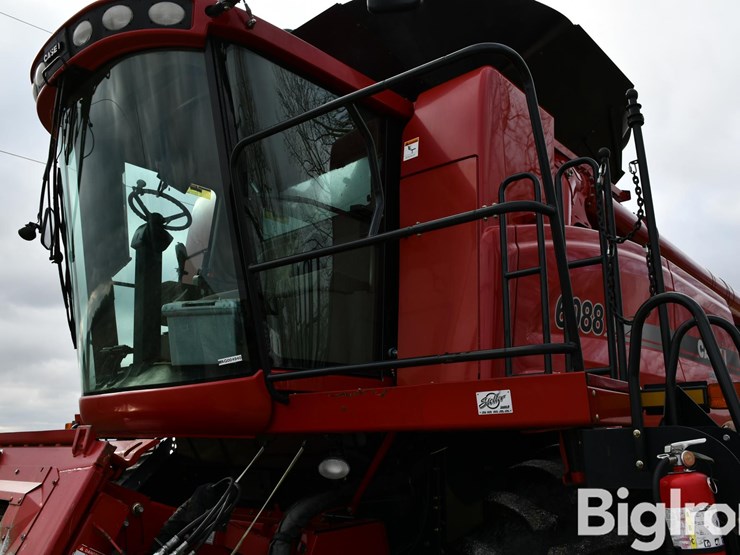 2011-case-ih-6088-image-13