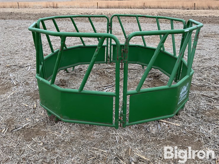 hw-foldable-bale-feeder-image-2