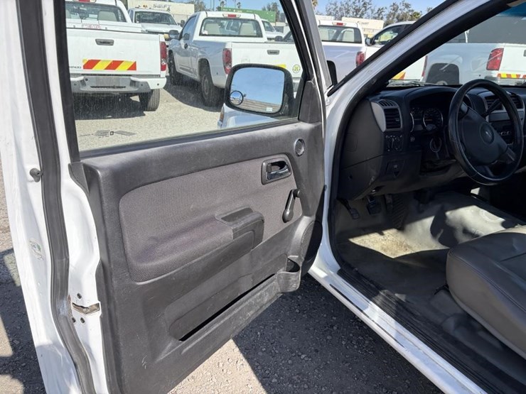 2011-chevrolet-colorado-image-10