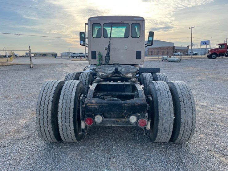 2017-peterbilt-579-image-6