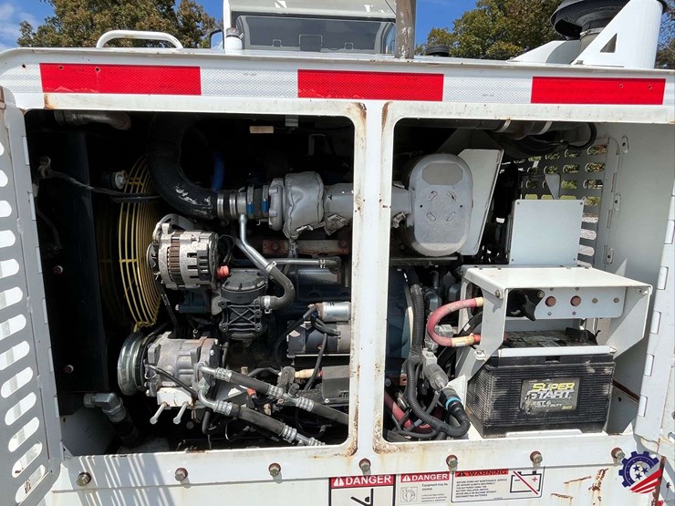 roadtec-cb100-sweeper-conveyor-image-33