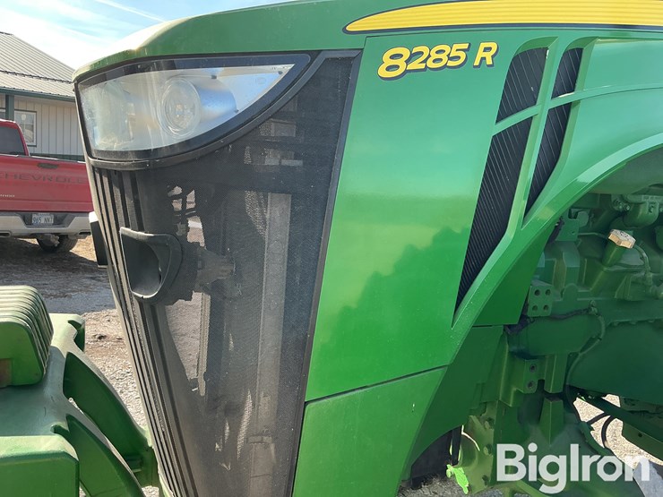 2011-john-deere-8285r-image-15