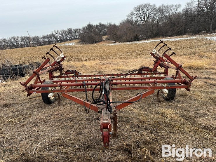 18'-wide-field-cultivator-image-2