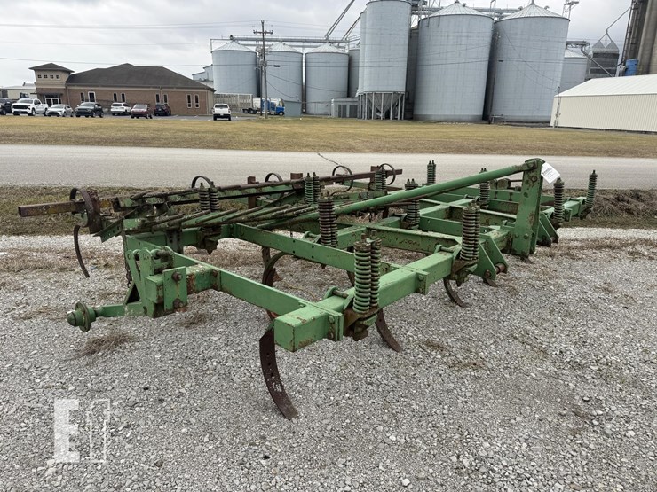 john-deere-100-image-2