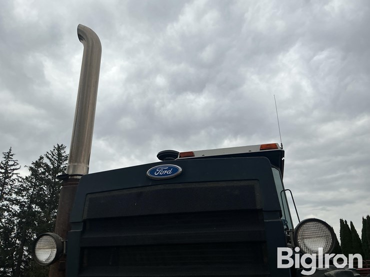 1990-versatile-946-image-17