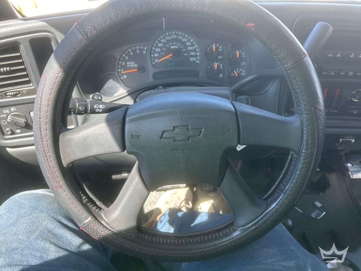 2004-chevrolet-silverado-1500-image-16