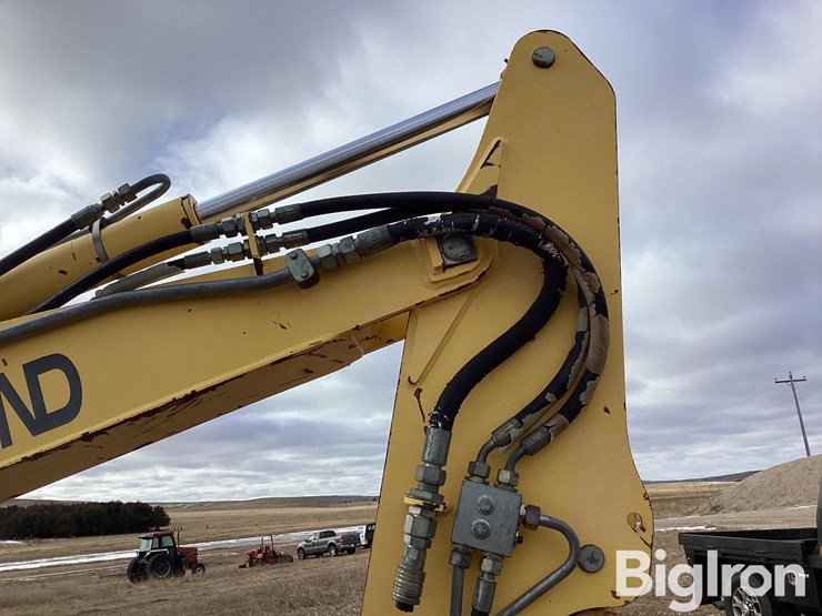 new-holland-ec35-image-14