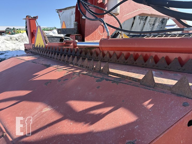 new-holland-1475-image-8