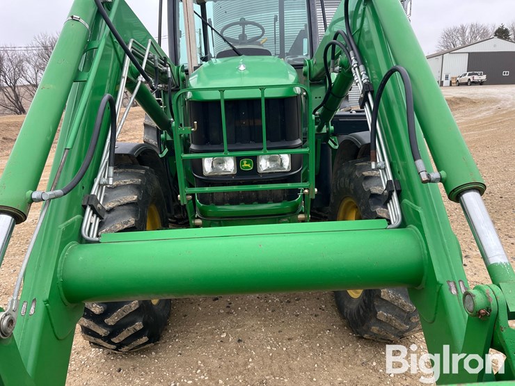 2011-john-deere-6115d-image-11