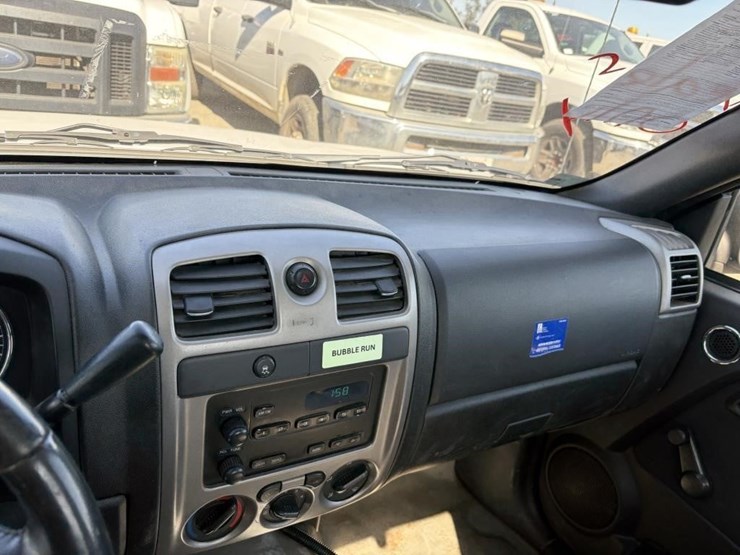 2011-chevrolet-colorado-image-13