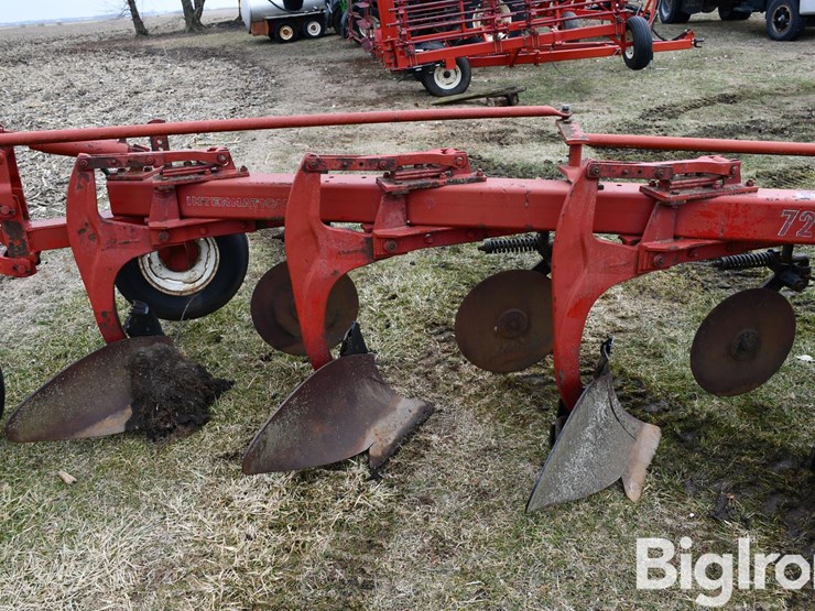 international-720-image-15