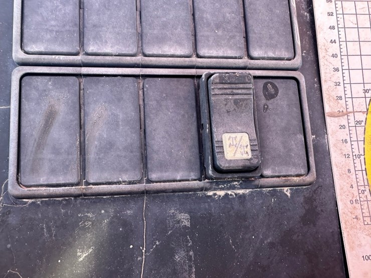 2013-sky-trak-10054-image-9