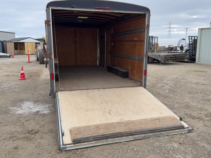 2011-united-expressline-image-15