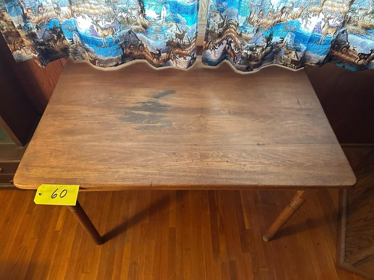 vintage-wooden-desk-image-3