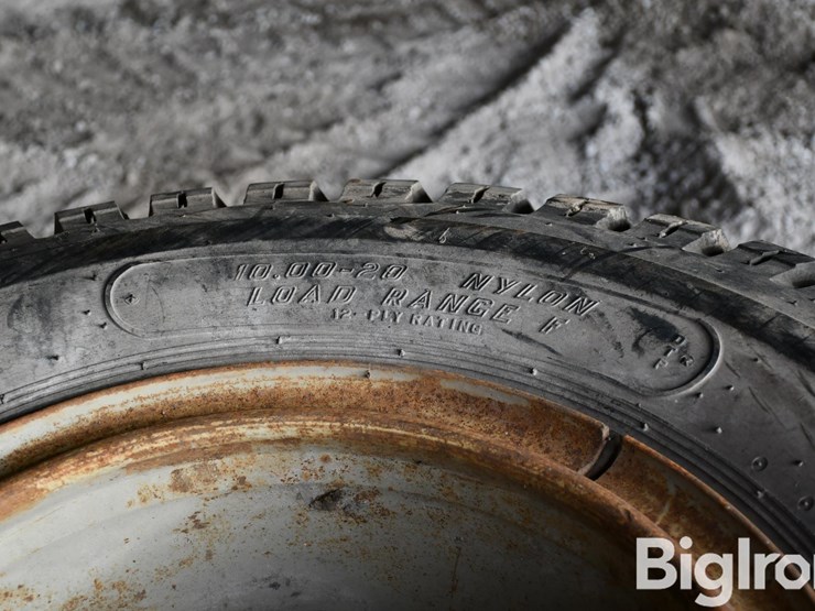 pallet-of-tires-image-13