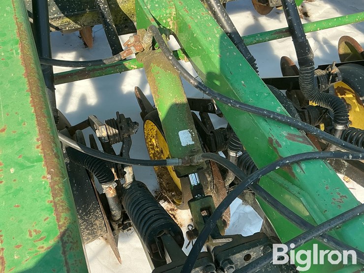 john-deere-750-image-13