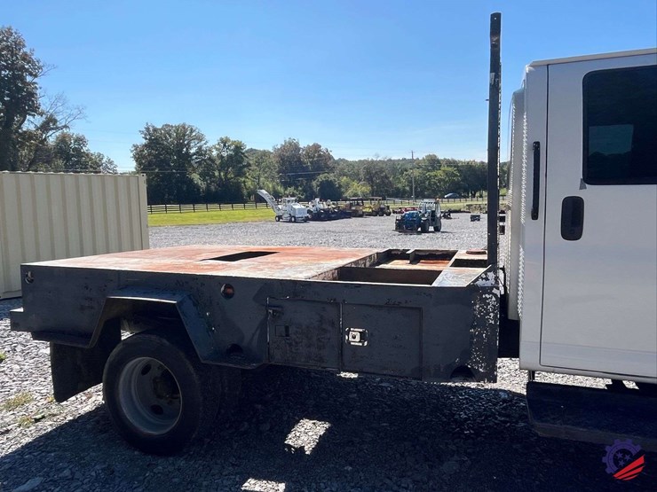 2007-gmc-c5500-flatbed-truck-image-36