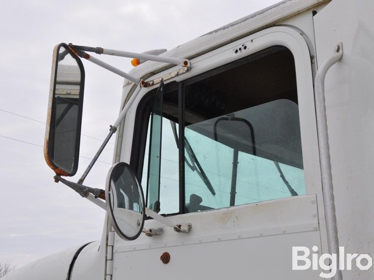 1991-international-t/a-truck-tractor-image-16