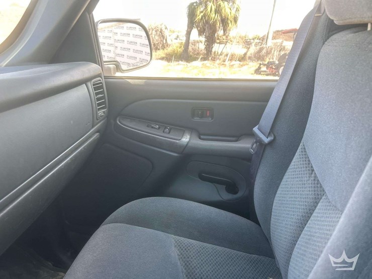 2004-chevrolet-silverado-1500-image-21