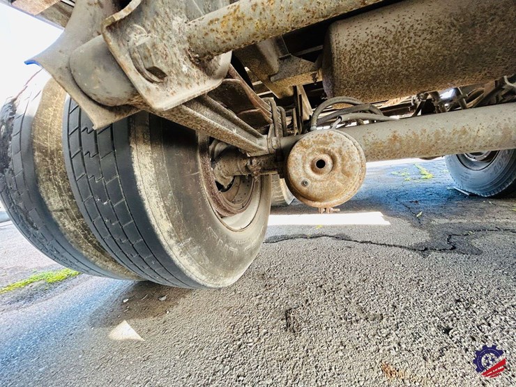 2001-utility-van-image-38