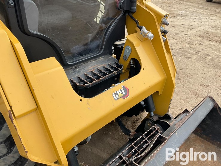 2022-caterpillar-242d3-image-9