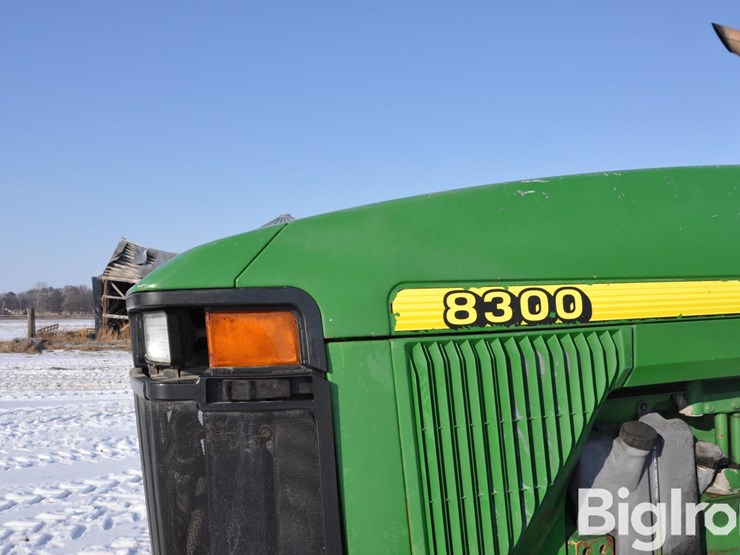 john-deere-8300-image-11