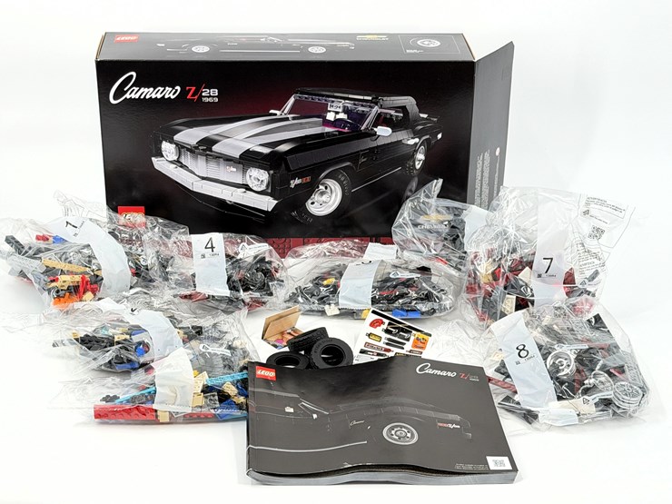 #32603-•-lego-icons-camaro-z28-set-image-3
