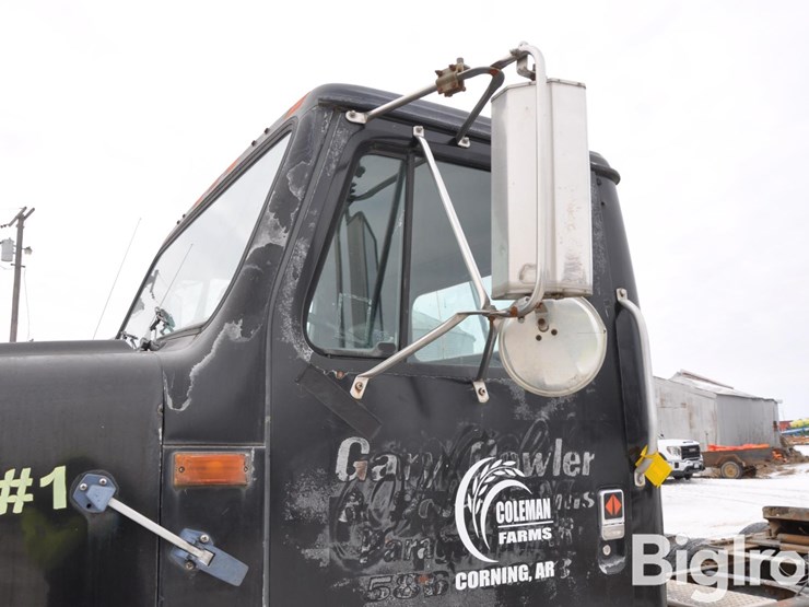 1991-international-8300-t/a-truck-tractor-image-13