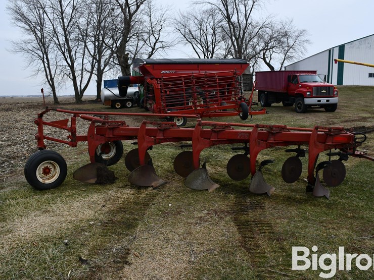 international-720-image-4