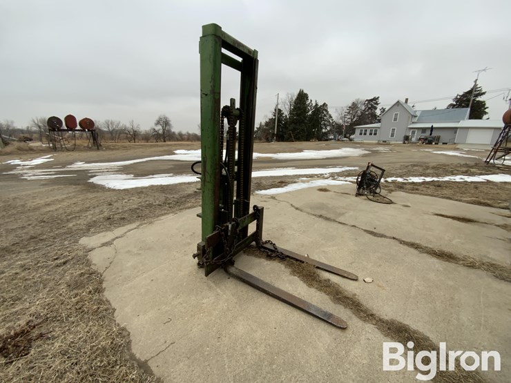 3-pt-forklift-image-3