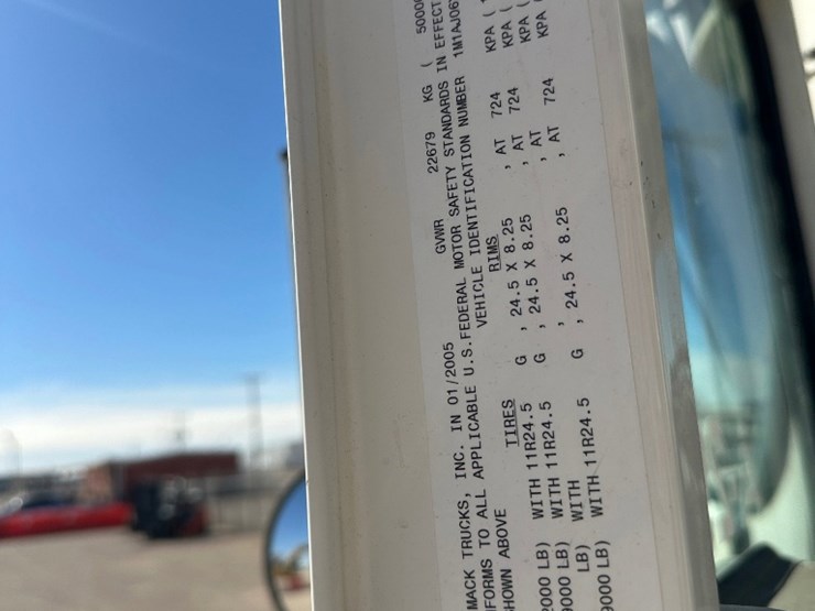 2005-mack-chn613-image-11