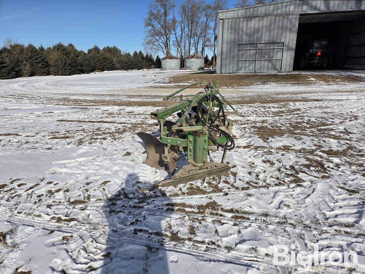 john-deere-4-bottom-plow-image-2