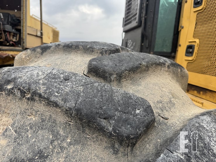 caterpillar-525d-image-4