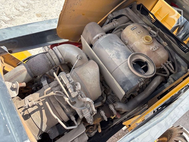 2014-deere-310sk-image-19