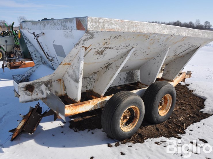 pull-type-dry-fertilizer-spreader-image-5