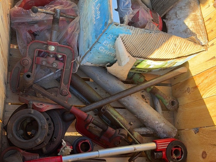 ridged-tools-,-bench-grinder-image-1