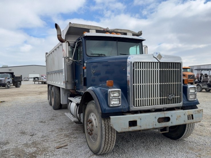 1998-international-9300-image-32