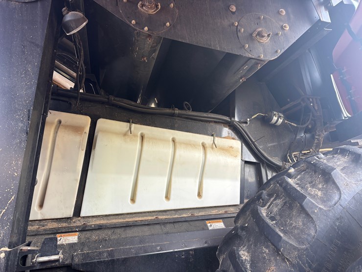 2003-case-ih-afx8010-combine-image-23