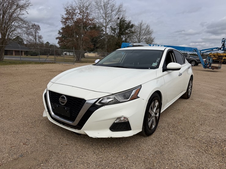 #778-•-2019-nissan-altima-image-1