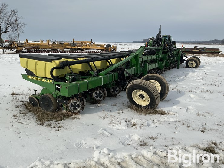 john-deere-planter-16r30”-image-3