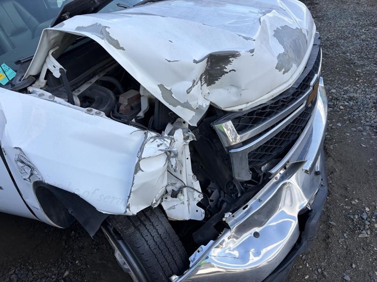 2013-chevrolet-2500-image-6