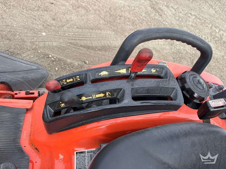 2013-kubota-bx2370-image-11