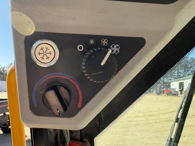 2019-jcb-270t-image-15