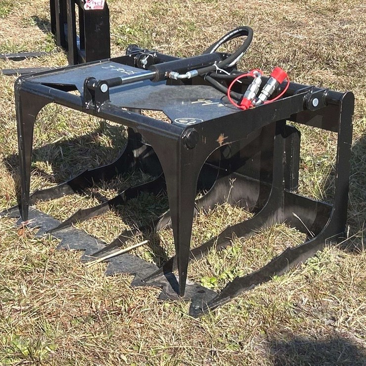 2025 44in Hydraulic Grapple Mini Skid Steer Attachment