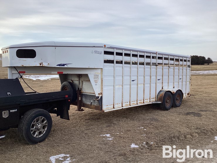 2000-titan-trailer-image-9