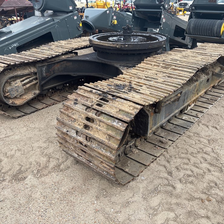 #3579 • VOLVO EC130D EXCAVATOR BOTTOM