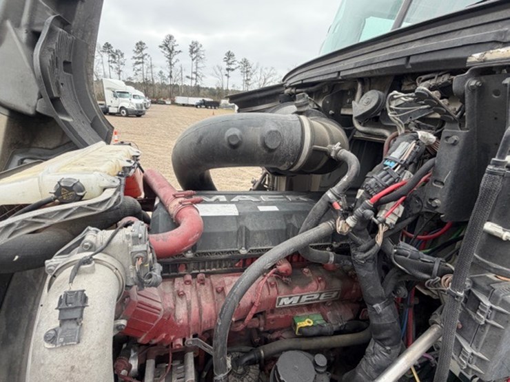 #227-•-2020-mack-anthem-image-88