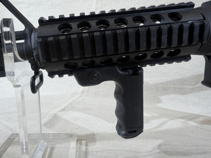 #213-•-bushmaster-model-xm15-e2s-ar-rifle-image-7