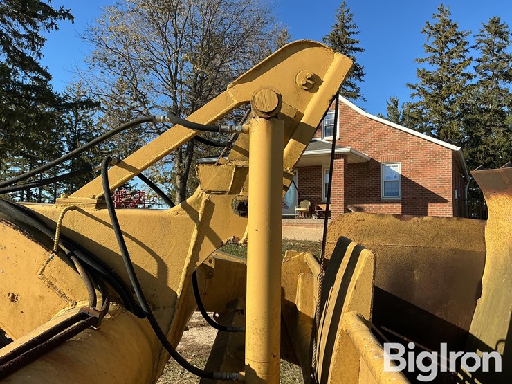 caterpillar-12-image-19