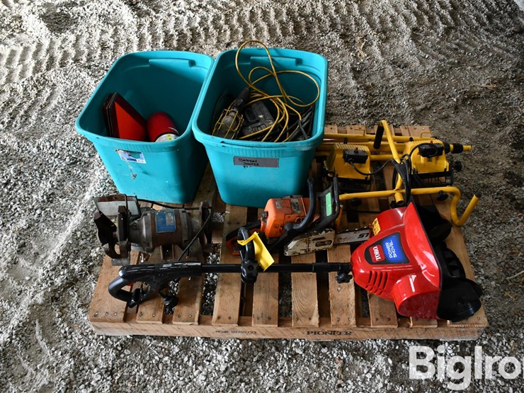 pallet-of-farm-supports-image-8